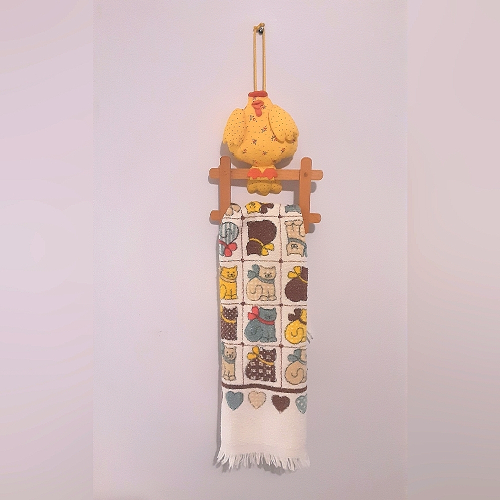 Avon Calico Chicken Towel holder Kitchen decor
